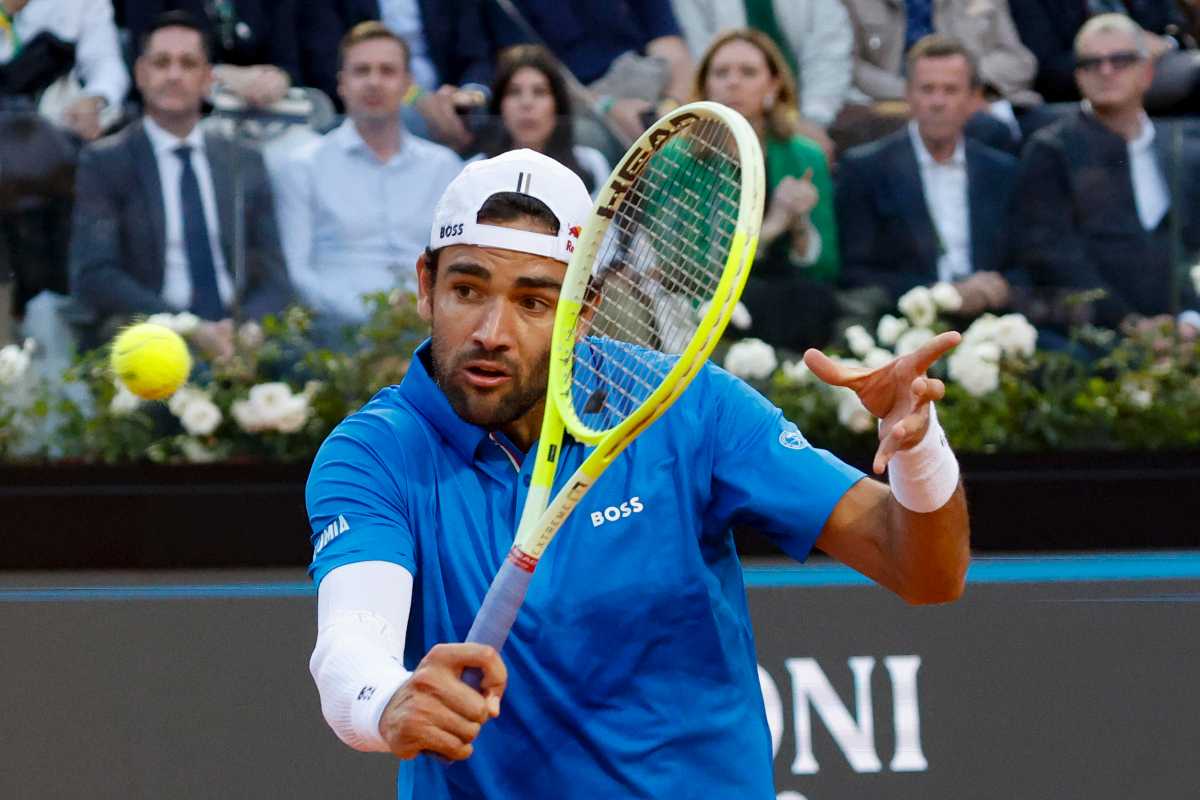 Matteo Berrettini si coordina per colpire la volée