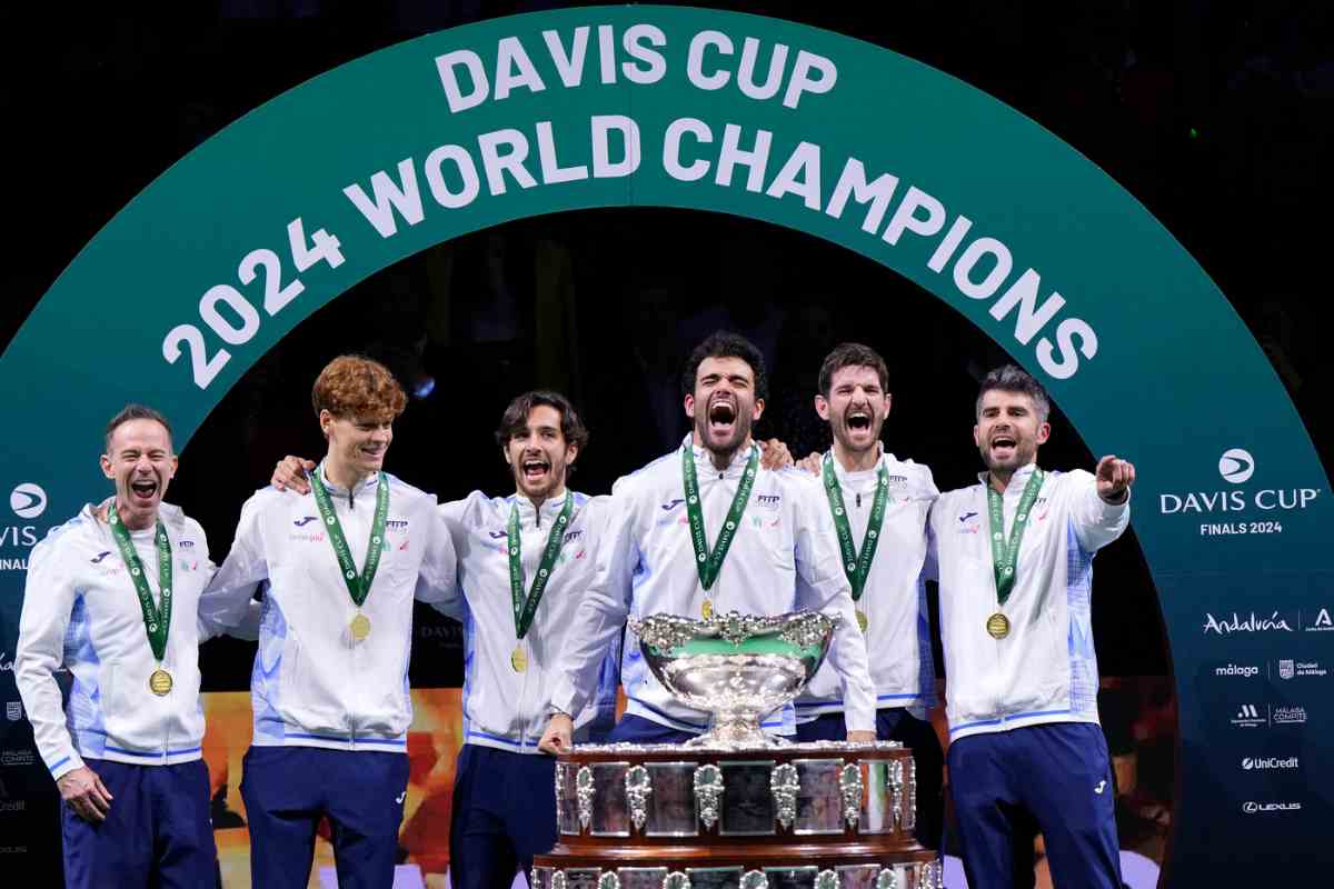i giocatori dell'Italia festeggiano la vittoria in Coppa Davis