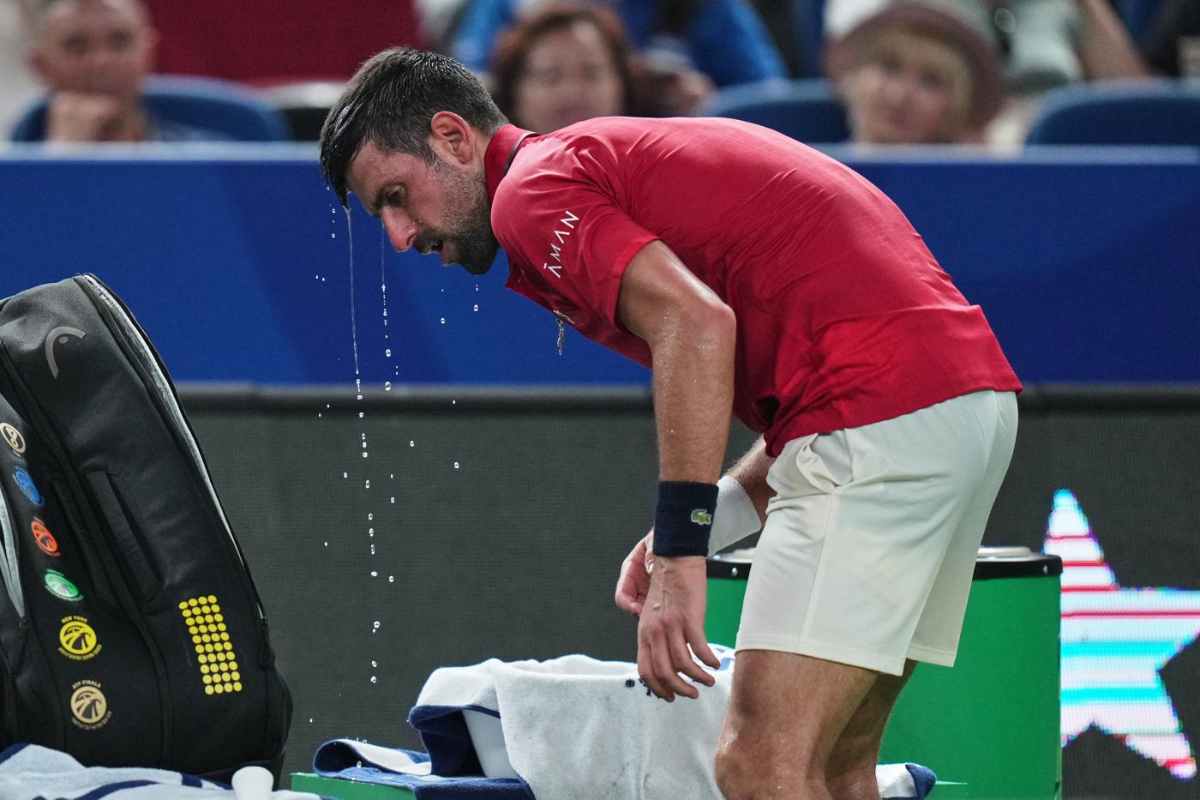 Novak Djokovic nel suo angolo durante una partita