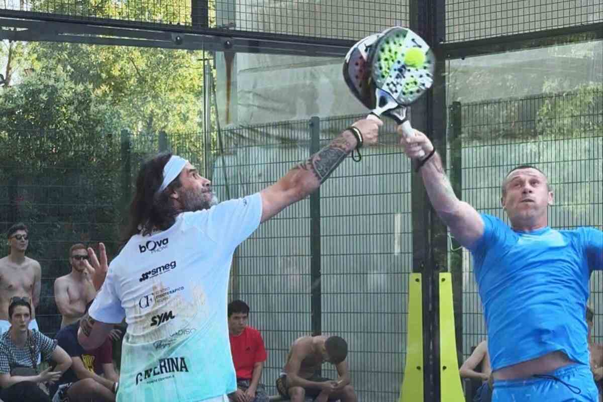 Adani e Cassano in azione durante una partita di Padel