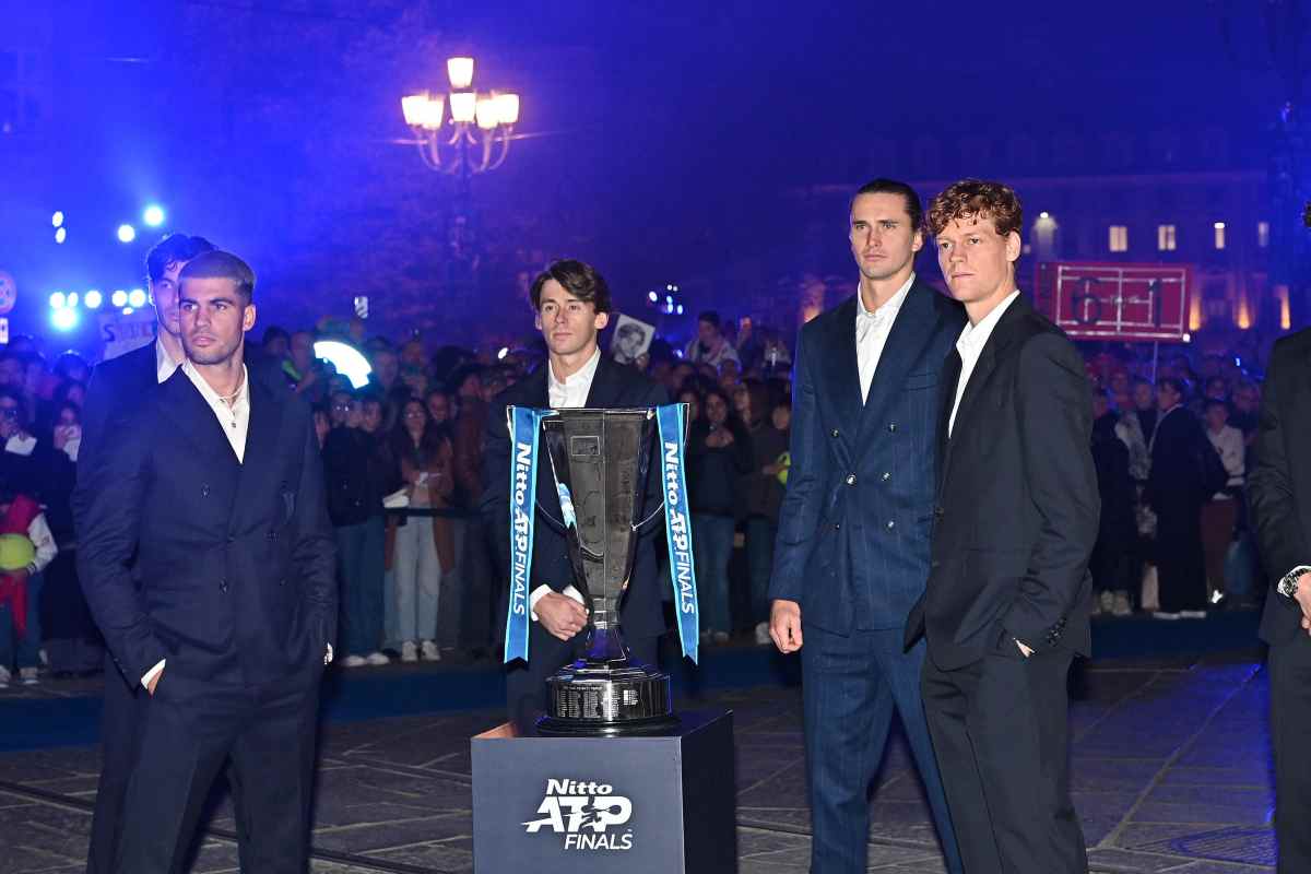 I partecipanti alle Atp Finals 2025 vestiti con abiti eleganti in giro per Torino