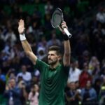 Djokovic alza le mani al cielo per ringraziare il pubblico di Atene