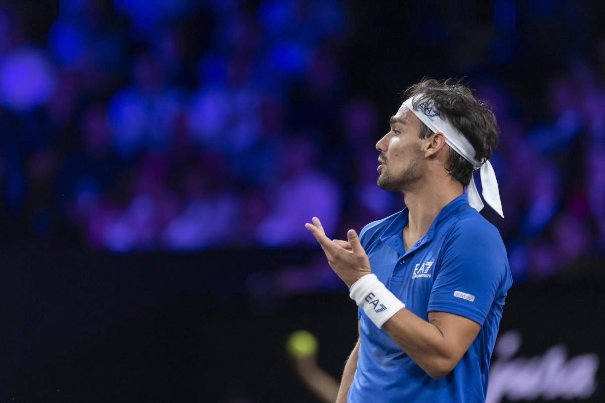 Fabio Fognini gesticola visibilmente irritato durante una partita