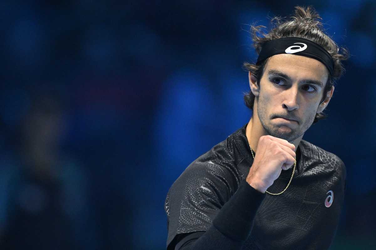 Musetti esulta alzando il pugno durante una partite alle Atp Finals