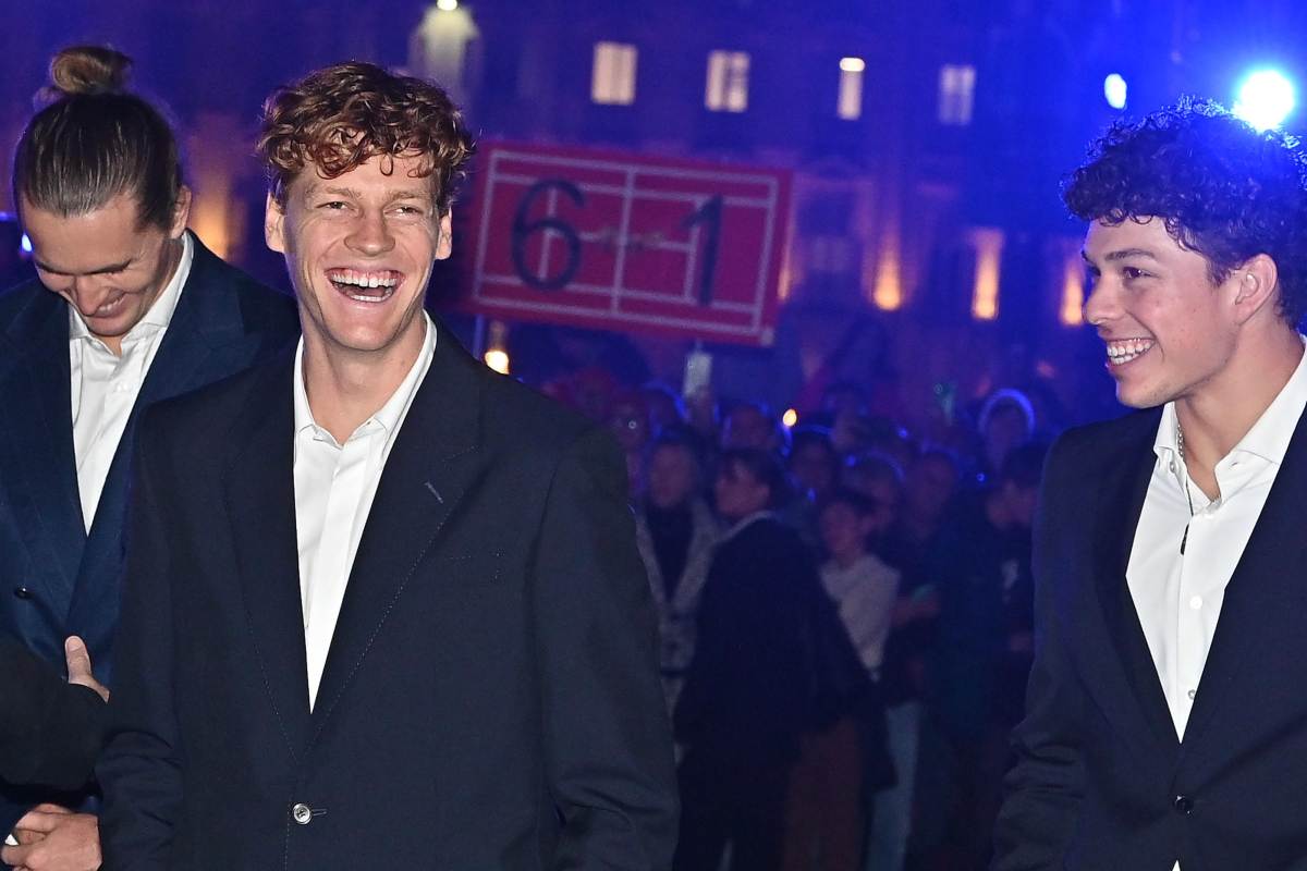 Zverev, Sinner e Shelton sorridenti al blue carpet prima delle Atp Finals