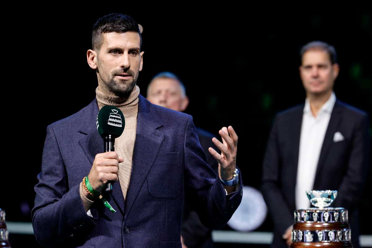 Djokovic parla al microfono