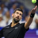 Novak Djokovic al servizio