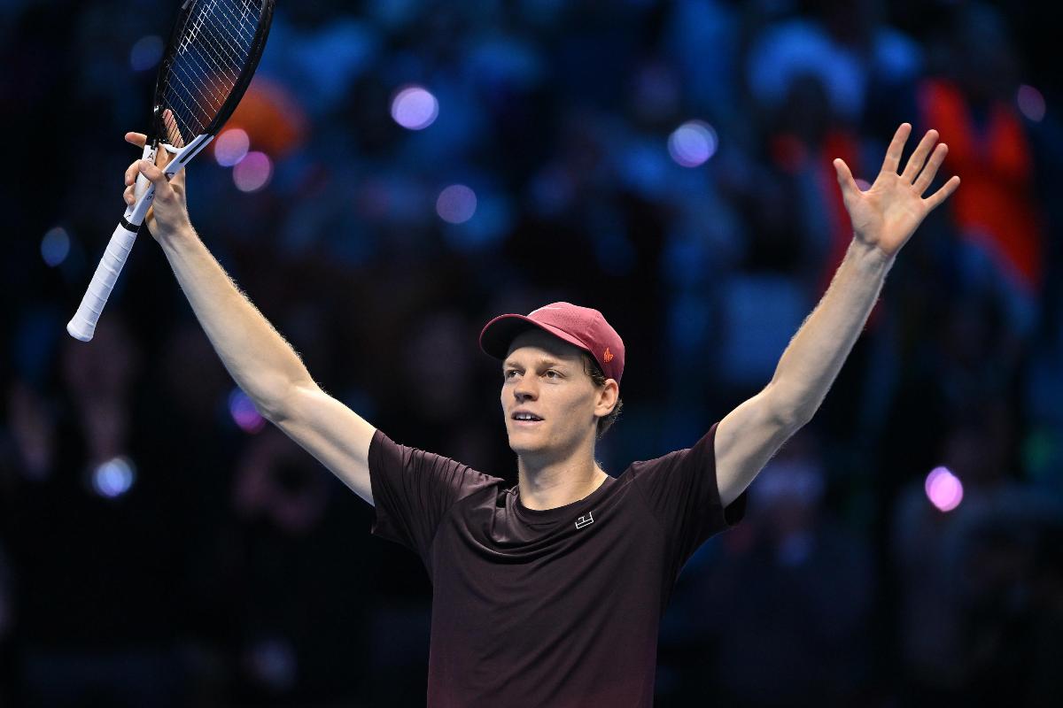 Jannik Sinner esulta a fine partita