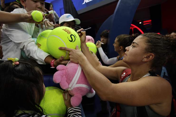 Jasmine Paolini firma autografi