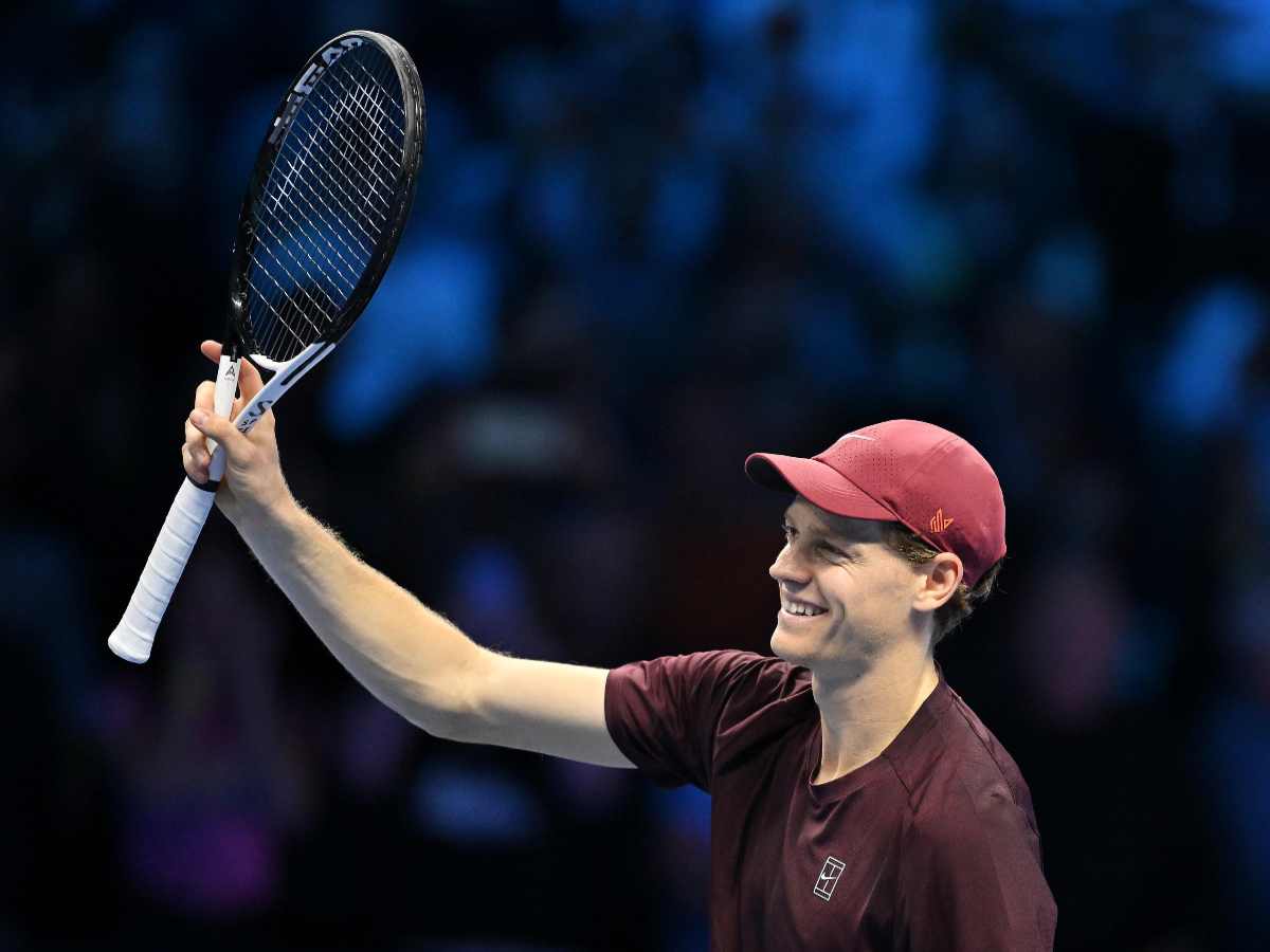 Sinner saluta il pubblico