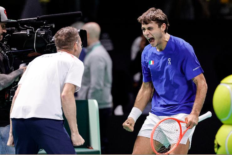 Cobolli esulta con Volandri