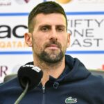 Primo piano di Novak Djokovic in conferenza stampa