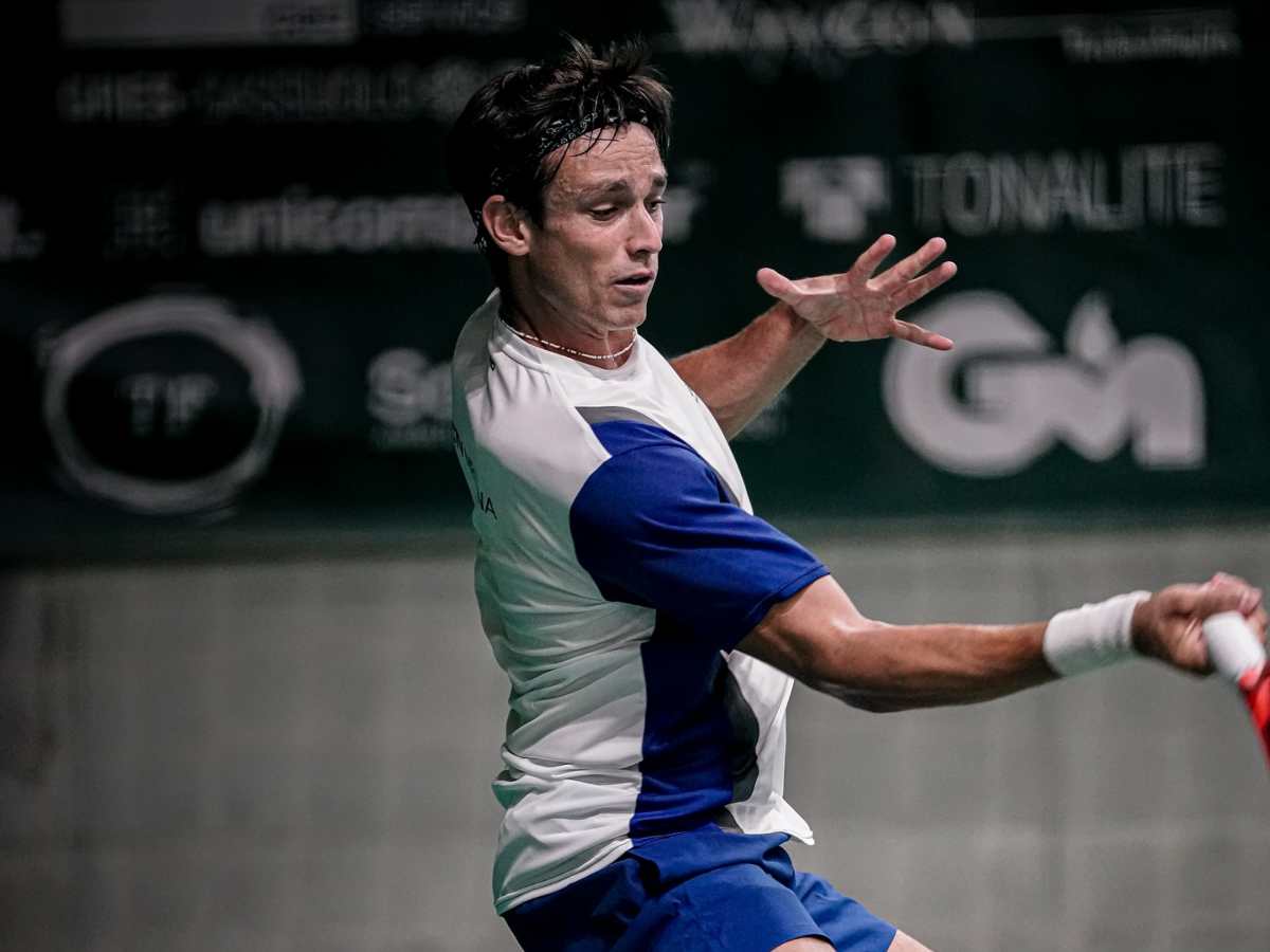 Fausto Tabacco in azione col dritto