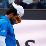 Matteo Berrettini sconsolato in campo